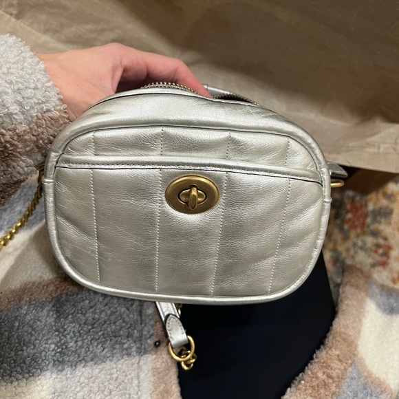 Silver coach bag amazing condition - Picture 3 of 9